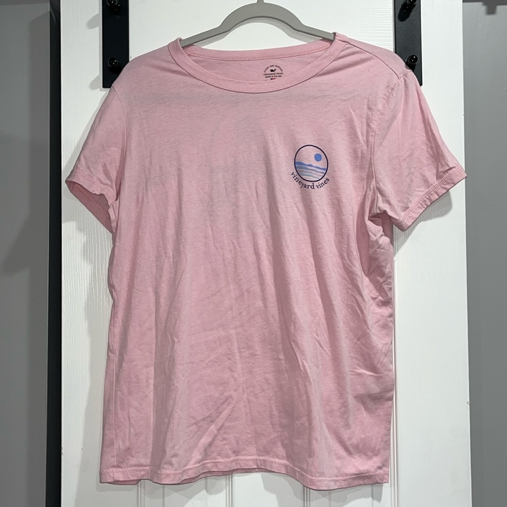 Vineyard Vines light pink short sleeve!